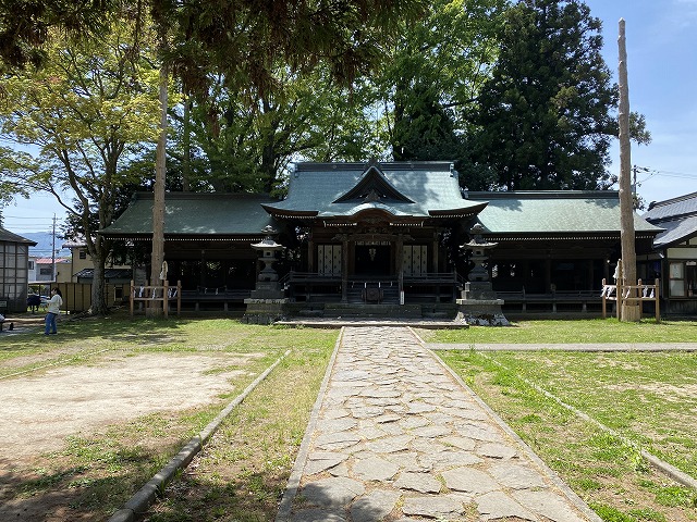 諏訪護國神社　社殿