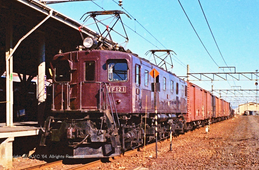 EF121　198201