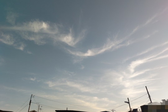 たゆたうスジ雲０１